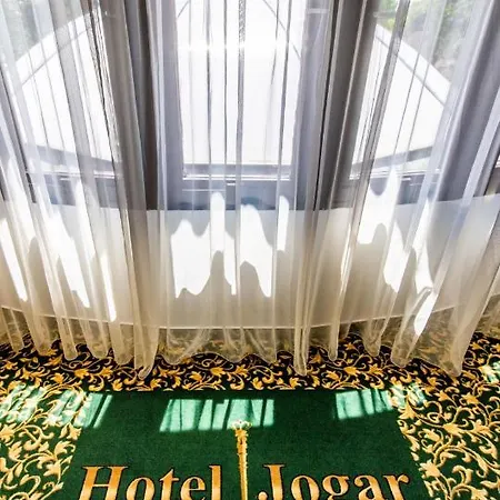 Jogar Hotel 3*