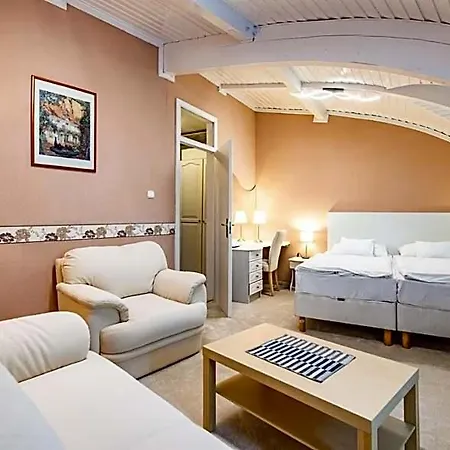 Hotel Jogar 3*