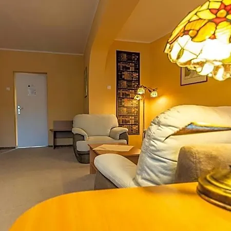 Jogar Hotel 3*