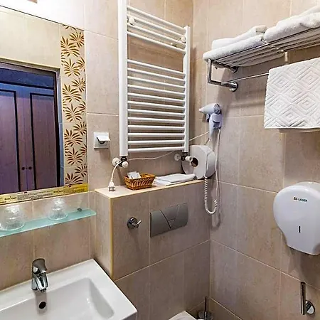Jogar Hotel 3*