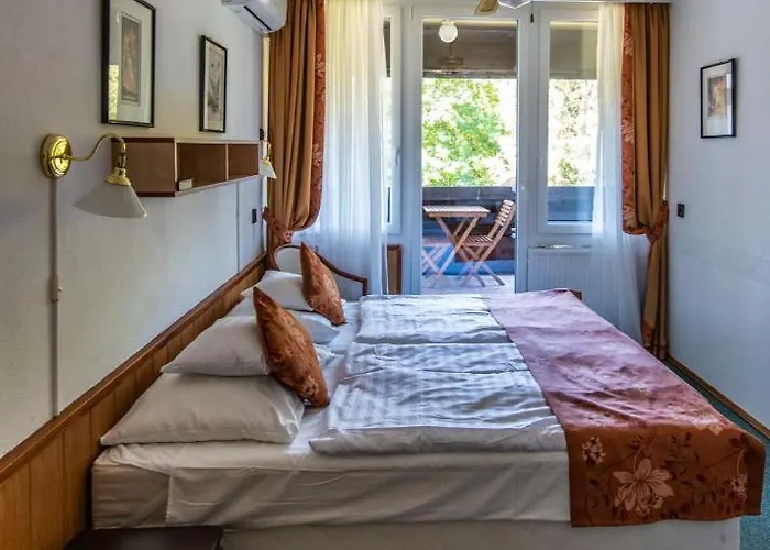 Jogar מלון Balatonföldvár