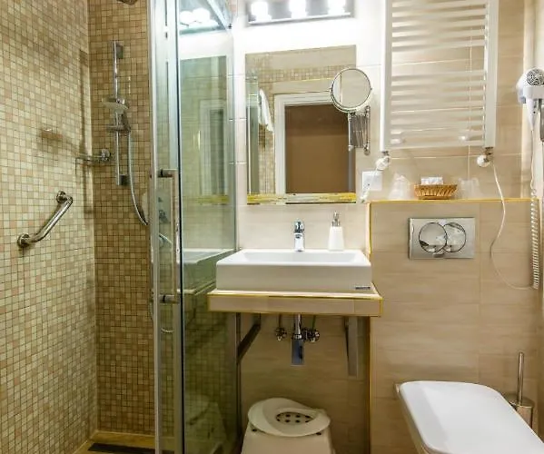 Jogar 3* Balatonföldvár